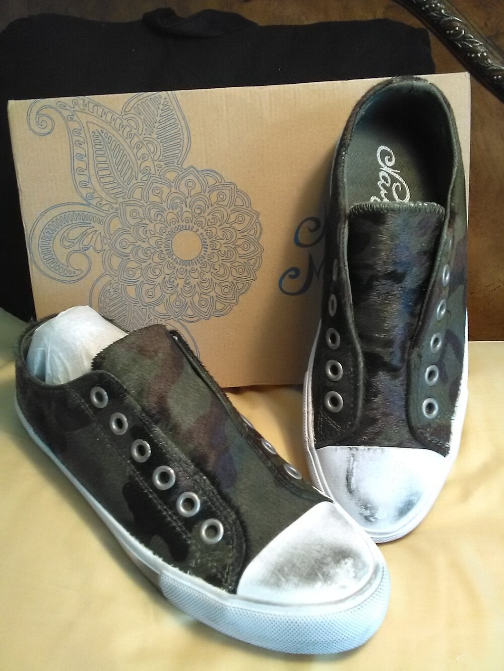BNIB NAUGHTY MONKEY LEATHER Camouflage Slip-On Sneakers  REAL FUR DISTRESSED 8.5
